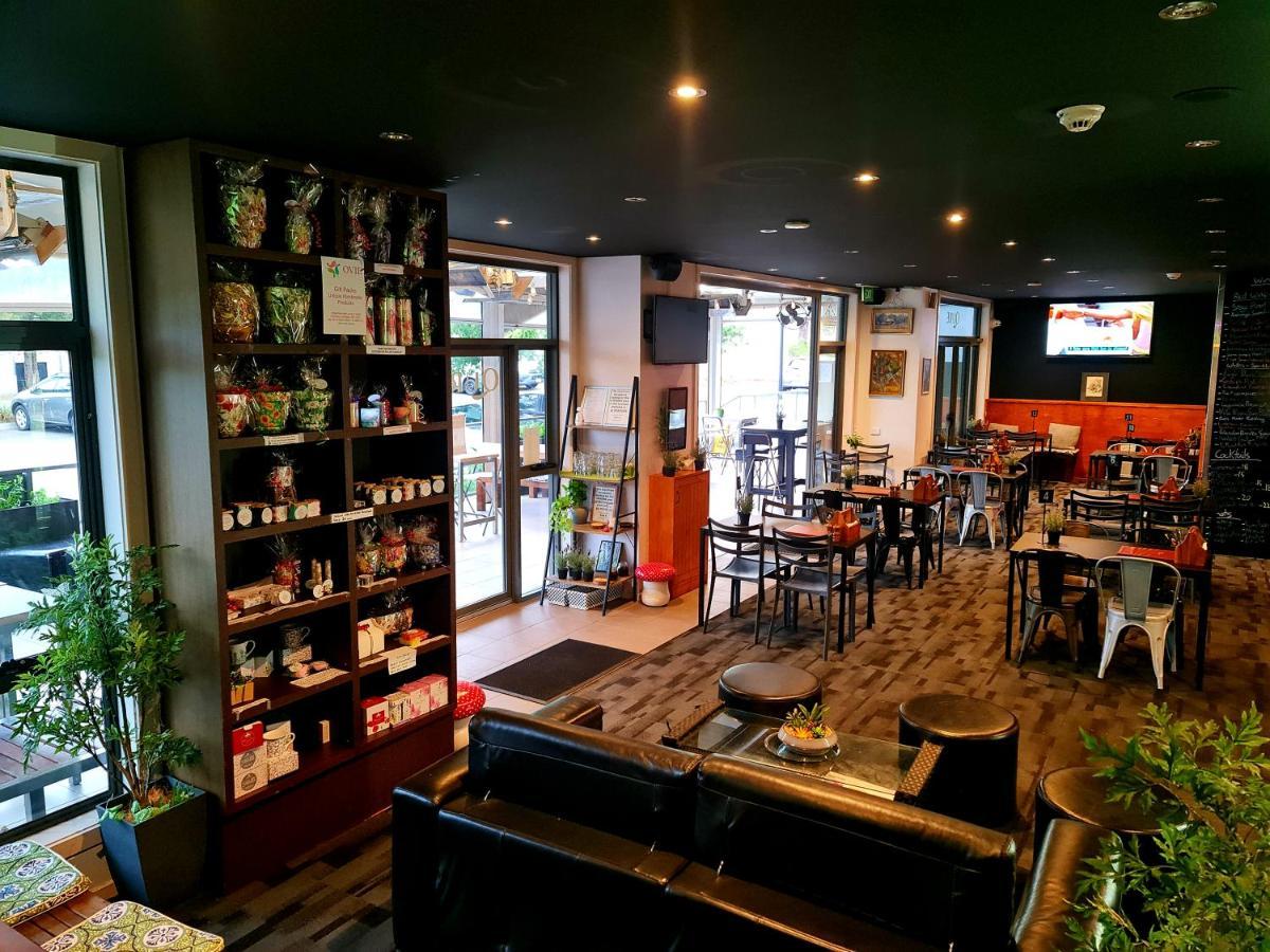 Qure Restaurant And Apartments Canberra Bruce Exterior photo